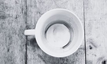 Hvordan skriver man om svære oplevelser? En refleksion over at være forfatter og omforme erfaring til litteratur.